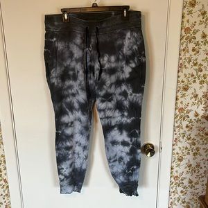 Lululemon sweatpants size 12